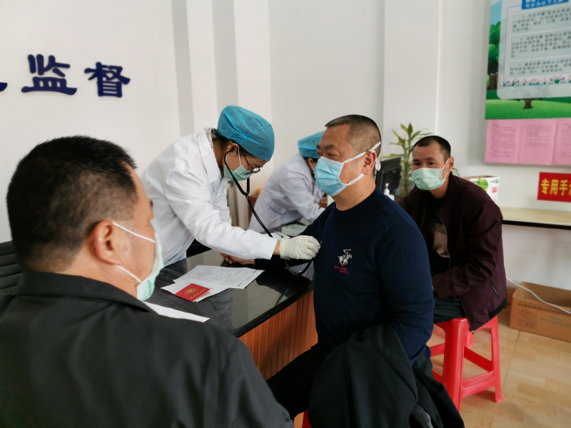 我院干警献血2.jpg