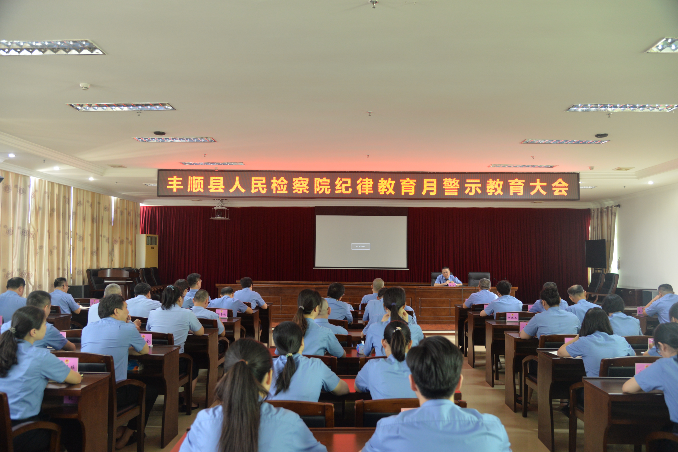 新闻2.JPG 新闻2.JPG