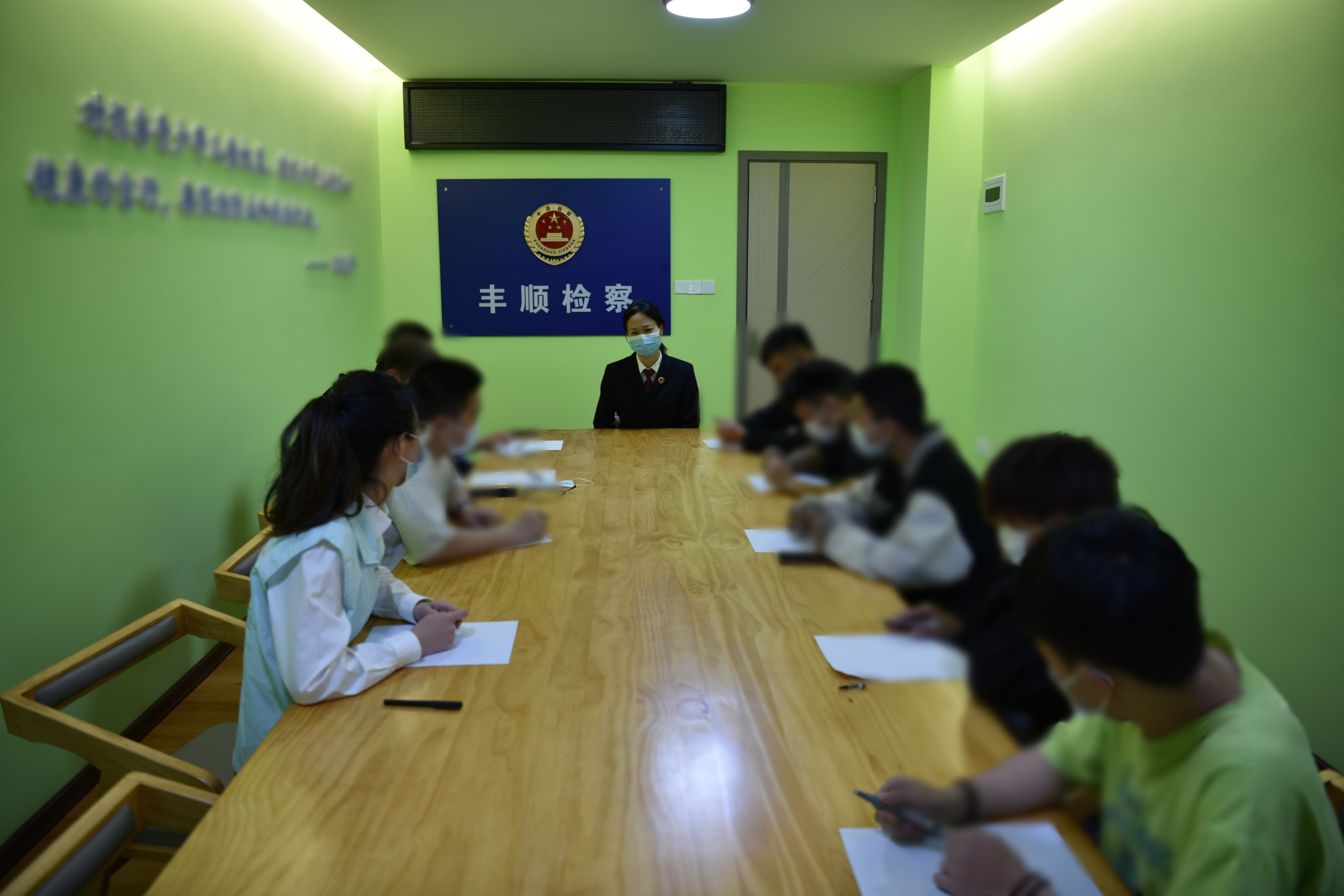 旁听庭审观后感.jpg 旁听庭审观后感.jpg